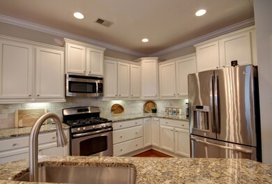 2072 Promenade_KItchen
