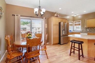 5824 Walnut Ridge Dr SW, Wyoming, MI 49418 - photo 5