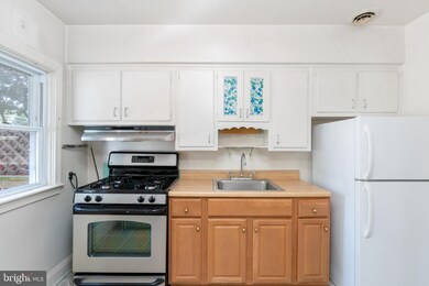 726 Edmondson Ave, Baltimore, MD 21201 - photo 2