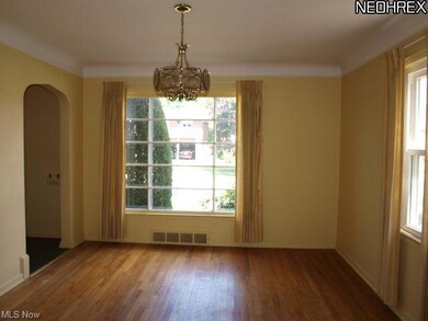 Dining room 13x12 with hard wood floor