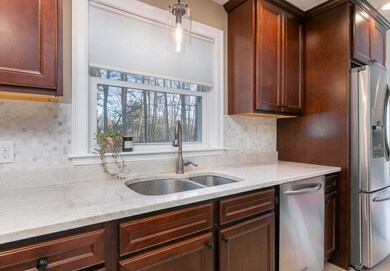 8 Champagne Ln, Freeport, ME 04032 - photo 3