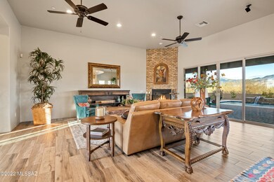 06-Living Room