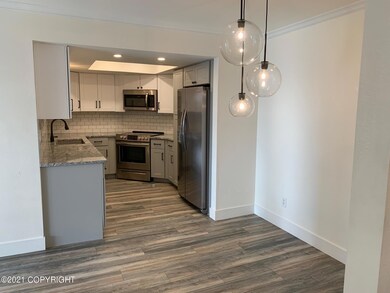 Dining/Kitchen