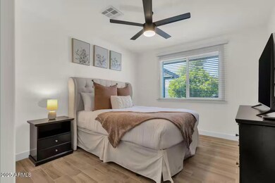 2452 E Manhatton Dr, Tempe, AZ 85282 - photo 7