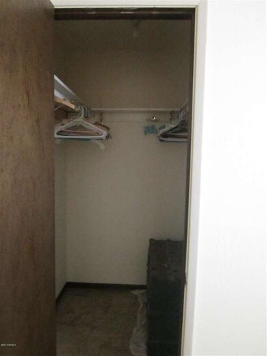 Master Bedroom Walk in Closet