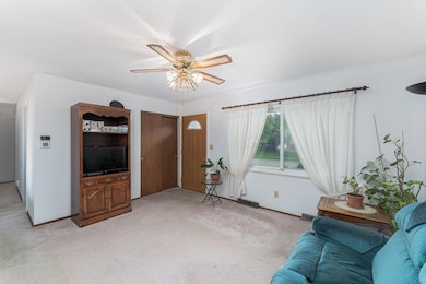 Front Entrance w/ Coat Closet