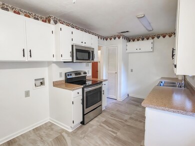 525 Euclid St, Cleburne, TX 76033 - photo 7