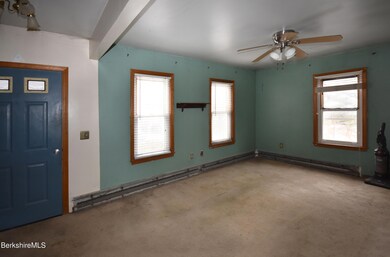 23 Bradley St, North Adams, MA 01247 - photo 4