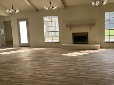 2011 Meadow Ln, Richmond, TX 77469 - photo 5