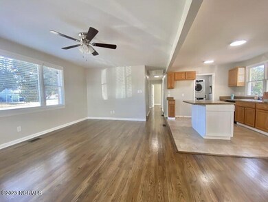 819 Barn St, Jacksonville, NC 28540 - photo 3