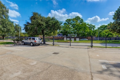 2110 Wilcrest Dr unit 239, Houston, TX 77042 - photo 3