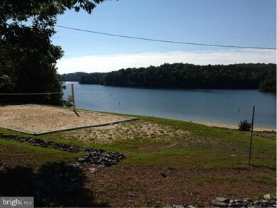 1231 Lakeview Dr, Cross Junction, VA 22625 - photo 3