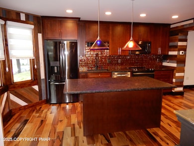 135 N 5th St unit 9, Stroudsburg, PA 18360 - photo 3