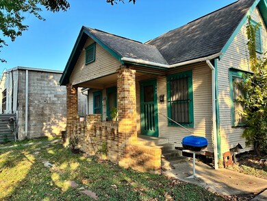 305 Eastwood St, Houston, TX 77011 - photo 7