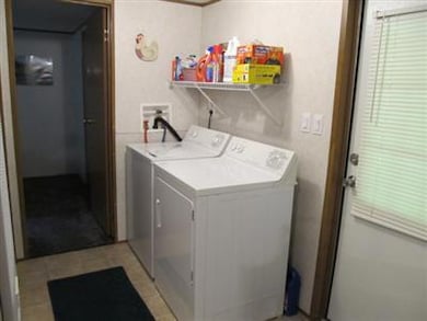 330 Walker Dr, Burnside, KY 42519 - photo 4