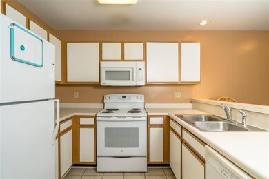 2455 Campus View Cir unit 103, Harrisonburg, VA 22801 - photo 3