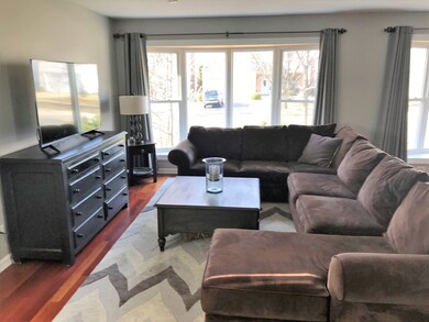 947 S Fern Ave, Elmhurst, IL 60126 - photo 3