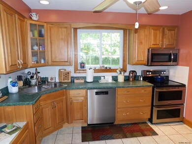 5 Windsor Dr, Schenectady, NY 12302 - photo 5