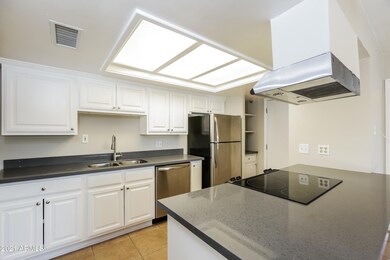 402 E Dunbar Dr, Tempe, AZ 85282 - photo 5