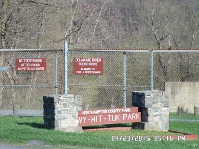 570 S Delaware Dr, Easton, PA 18042 - photo 6