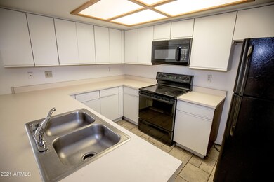 Flat Top Stove , B/I Microwave