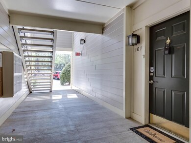 127 Timberbrook Ln unit 101, Gaithersburg, MD 20878 - photo 4