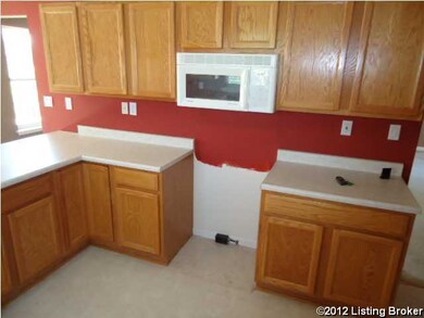 8521 Missionary Ct, Louisville, KY 40291 - photo 5