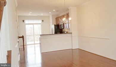 15651 John Diskin Cir, Woodbridge, VA 22191 - photo 4