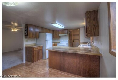 5501 E Mayflower Ln unit 3, Wasilla, AK 99654 - photo 2