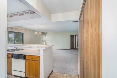 552 Maple Ln, Nappanee, IN 46550 - photo 3