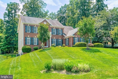 9045 John Sutherland Ln, Lorton, VA 22079 - photo 2