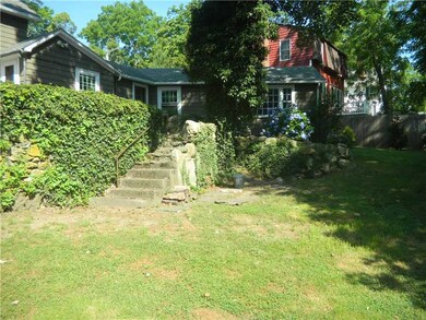 18 Pond St unit 2, Wakefield, RI 02879 - photo 2