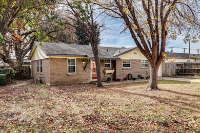 773 Treadwell Dr, Hurst, TX 76053 - photo 3