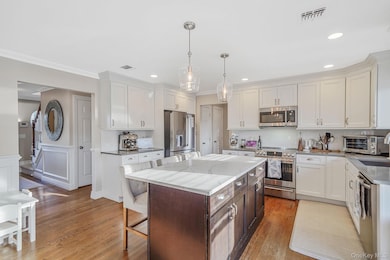 42 Quintuck Ln, East Islip, NY 11730 - photo 6