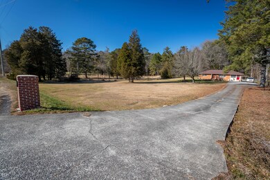 561 Dawnville Rd NE, Dalton, GA 30721 - photo 3