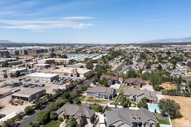 172 E Hollybrook Cove, Draper, UT 84020 - photo 4