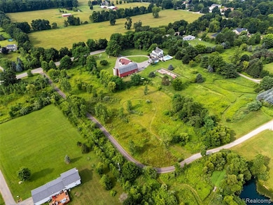 7741 Clyde Rd, Fenton, MI 48430 - photo 5