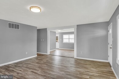 37 Fairground Ave, Taneytown, MD 21787 - photo 4