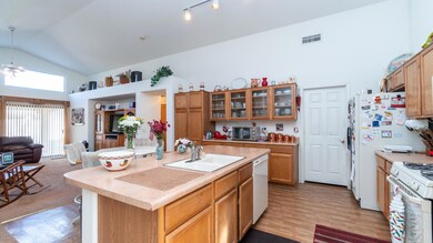 1358 E Carla Vista-17