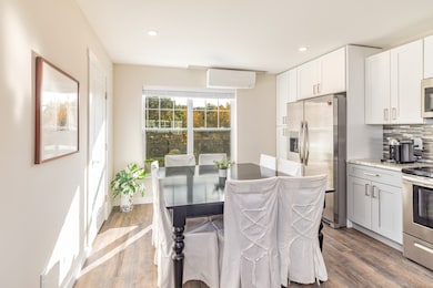 94 N Bridebrook Rd unit 310, East Lyme, CT 06357 - photo 5