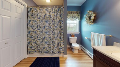 37-Orchard-Lane-Bathroom