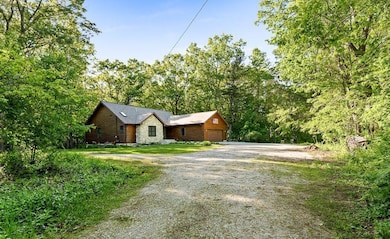 15595-Pruin-Street-02