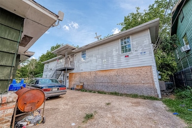 The lot offers plenty of space for parking, accomm