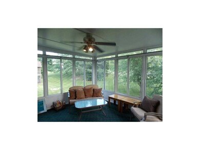 3-Seasons Porch/Room.