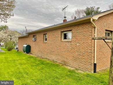 123 N 31st St, Purcellville, VA 20132 - photo 2