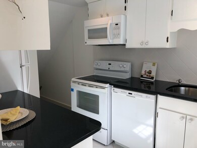 2812 S Abingdon St unit A, Arlington, VA 22206 - photo 7