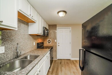 006-photo-kitchen-11041773