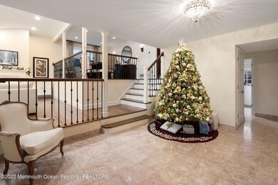 6-Int1 Foyer SCREEN OPTION