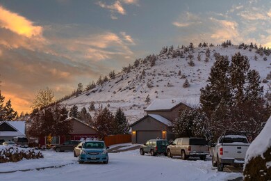 Pilot-Butte---close---hi-rez