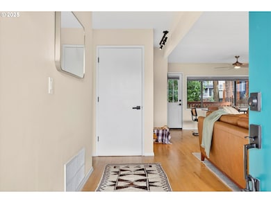 1323 SW Carson St, Portland, OR 97219 - photo 5